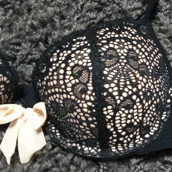 EUC Lace padded cup underwire bra - Picture 2 of 5